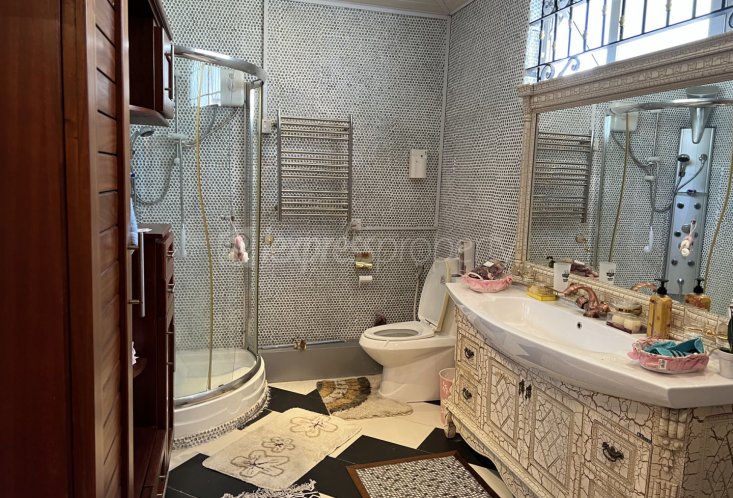 House / Villa - 6 Bedrooms - 966 m²