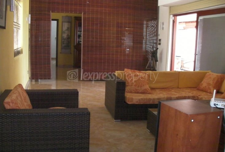 House / Villa - 9 Bedrooms - 495 m²