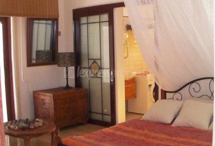 House / Villa - 9 Bedrooms - 495 m²
