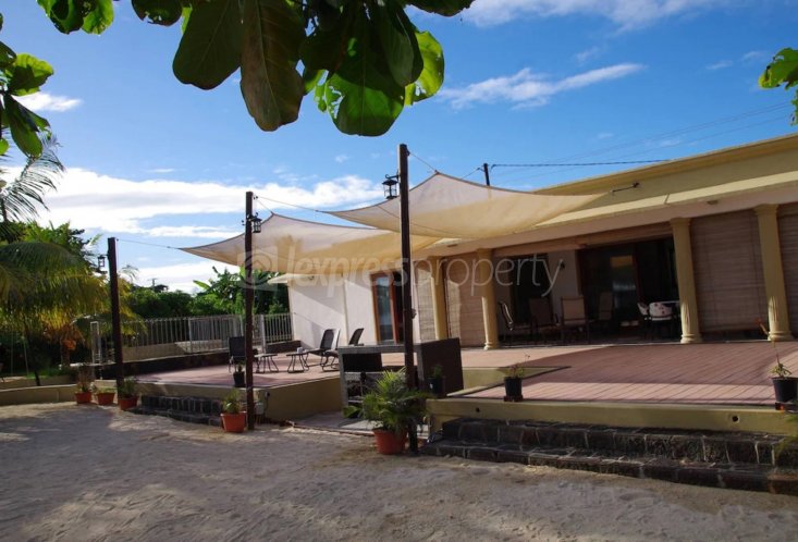 House / Villa - 9 Bedrooms - 495 m²