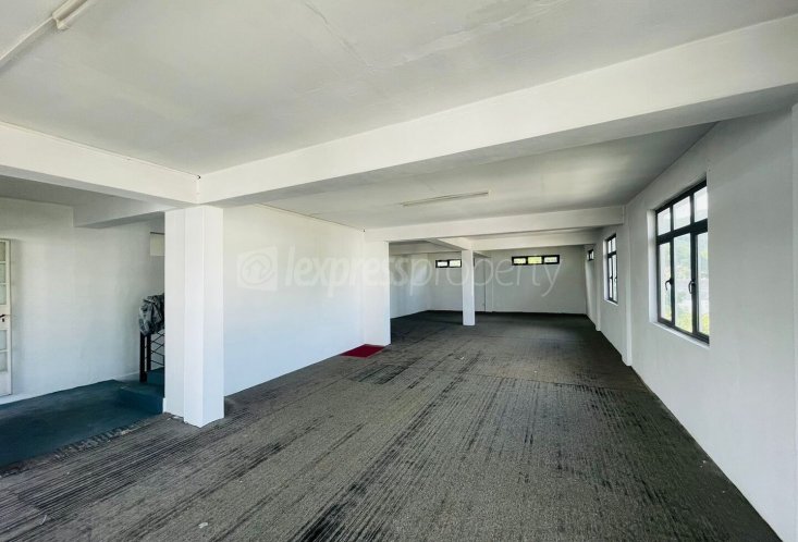 Local Commercial - 140 m²