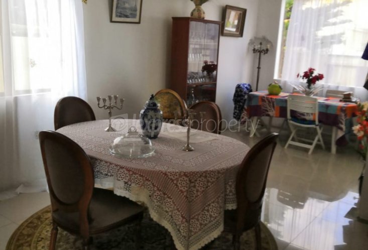 Maison/Villa - 2 chambres - 2000 p²