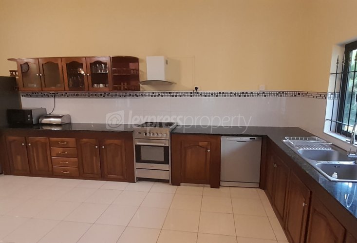 Maison/Villa - 3 chambres - 183 m²