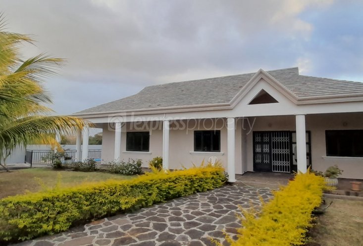 Maison/Villa - 3 chambres - 183 m²