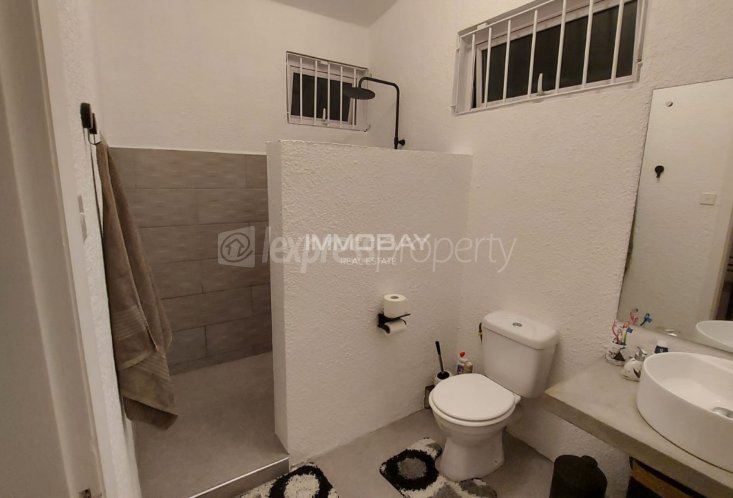 Maison/Villa - 3 chambres - 1900 p²