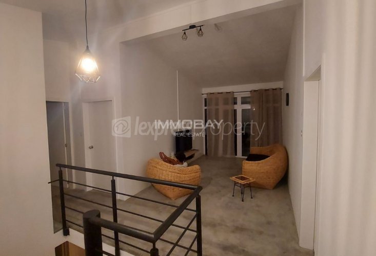 Maison/Villa - 3 chambres - 1900 p²