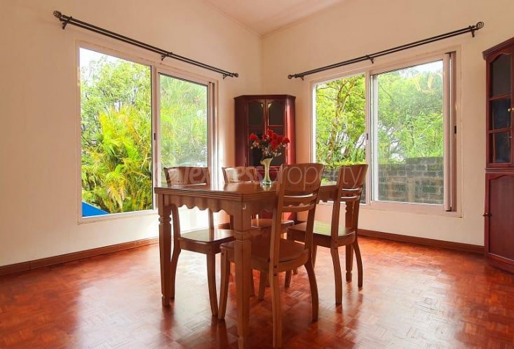 Maison/Villa - 3 chambres - 200 m²
