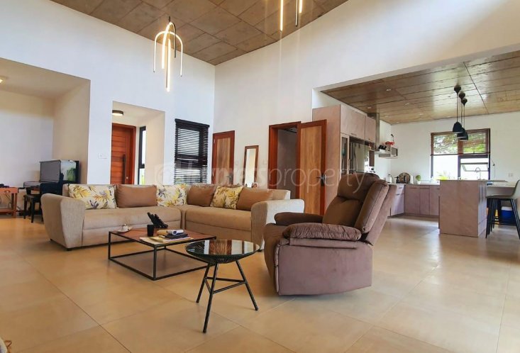 Maison/Villa - 3 chambres - 202 m²
