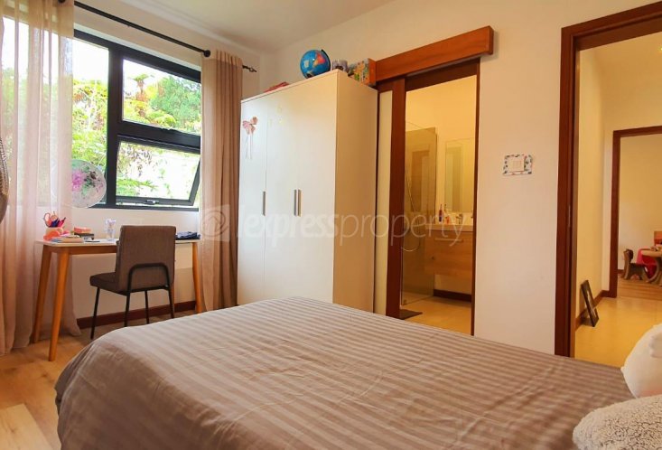 Maison/Villa - 3 chambres - 202 m²