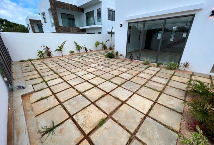 Maison/Villa - 3 chambres - 2400 m²