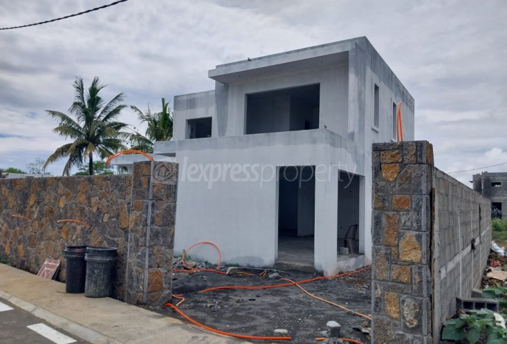 Maison/Villa - 3 chambres - 250 m²