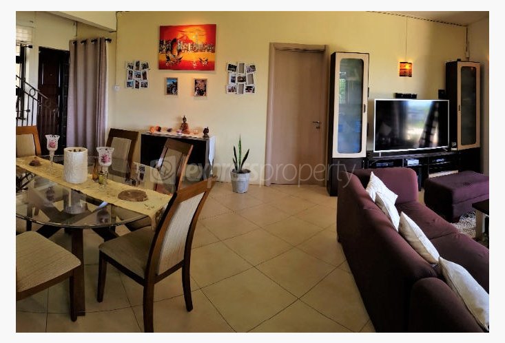 Maison/Villa - 3 chambres - 260 m²