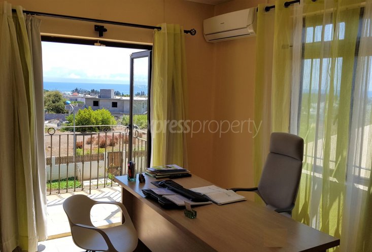 Maison/Villa - 3 chambres - 260 m²