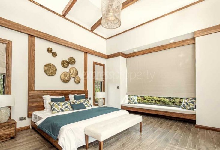 Maison/Villa - 3 chambres - 282 m²