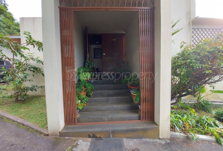 Maison/Villa - 3 chambres - 465 m²