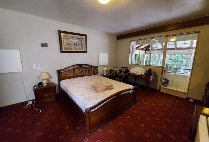 Maison/Villa - 3 chambres - 465 m²