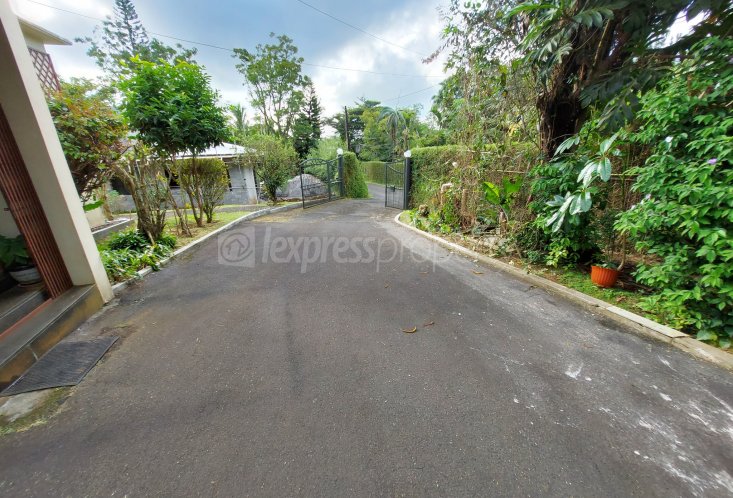 Maison/Villa - 3 chambres - 465 m²