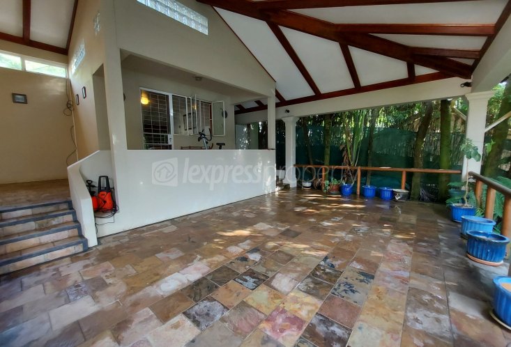 Maison/Villa - 3 chambres - 465 m²