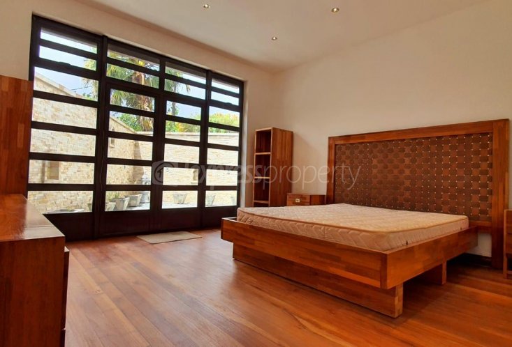 Maison/Villa - 3 chambres - 475 m²