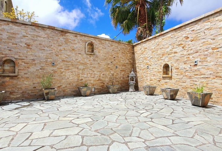 Maison/Villa - 3 chambres - 475 m²