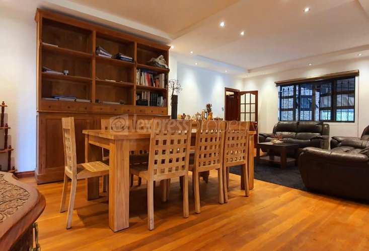 Maison/Villa - 3 chambres - 475 m²