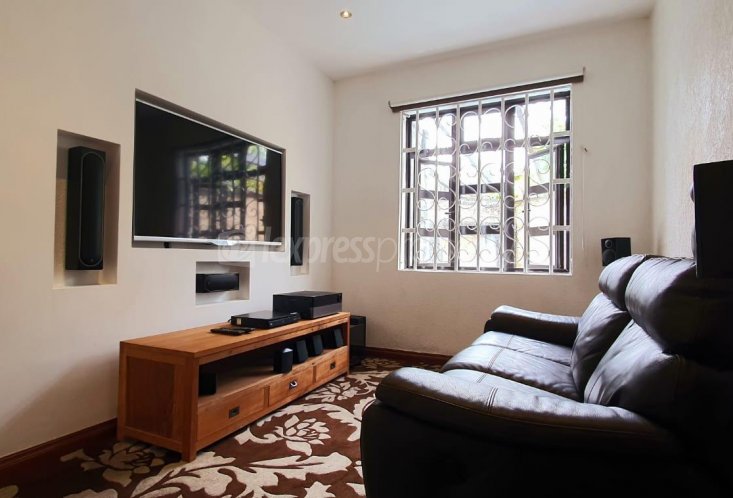 Maison/Villa - 3 chambres - 475 m²