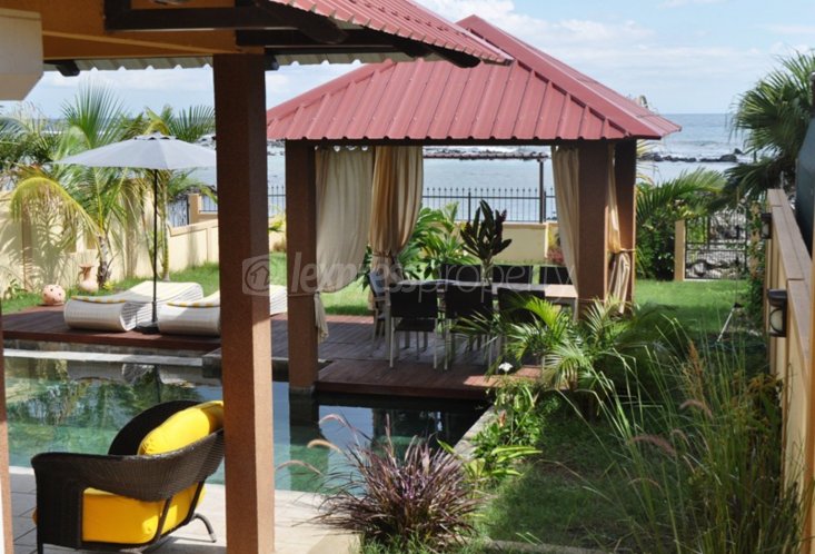 Maison/Villa - 4 chambres - 1718 p²