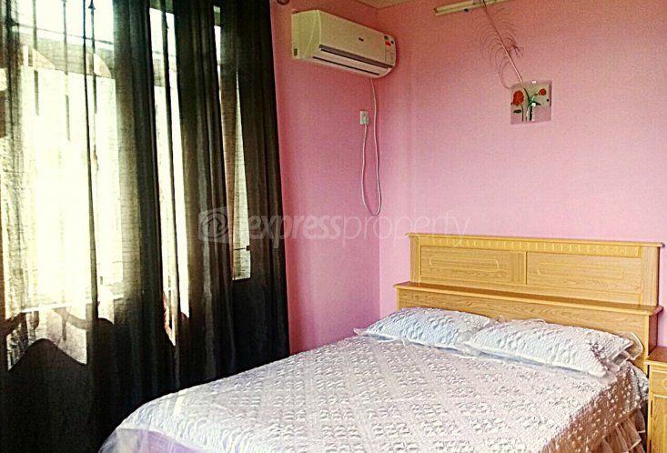 Maison/Villa - 4 chambres - 200 m²