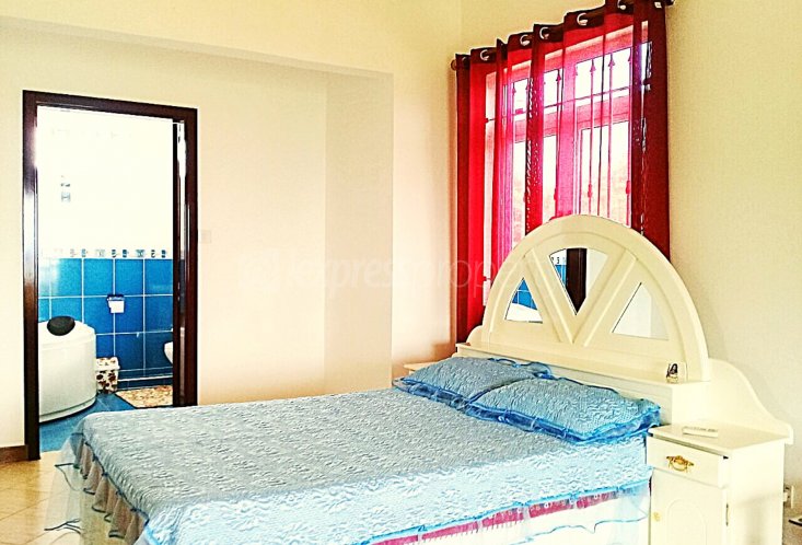 Maison/Villa - 4 chambres - 200 m²