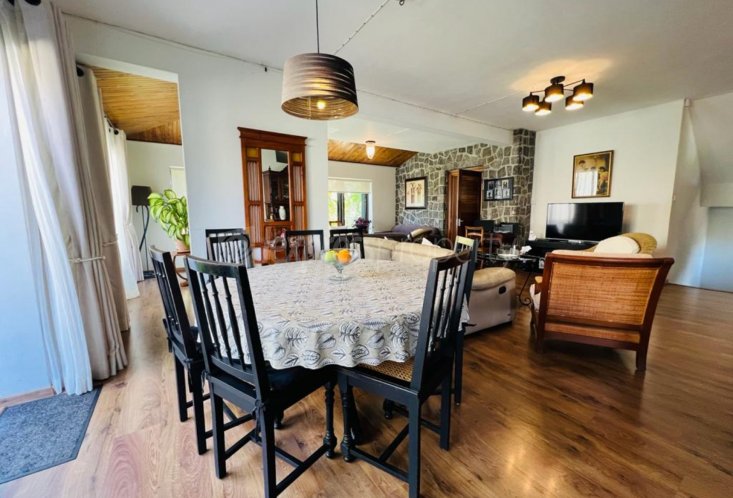 Maison/Villa - 4 chambres - 249 m²