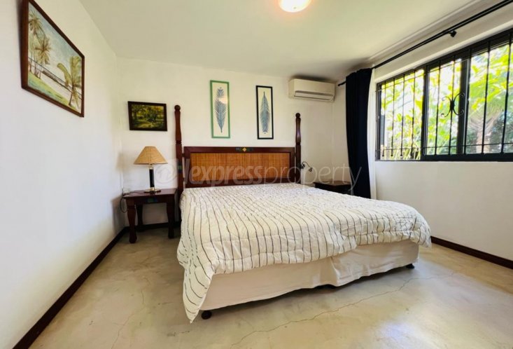 Maison/Villa - 4 chambres - 249 m²