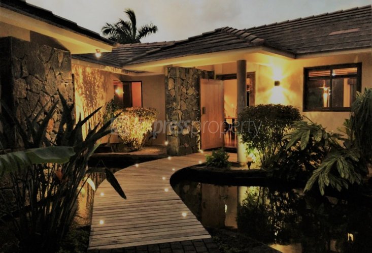 Maison/Villa - 4 chambres - 254 m²