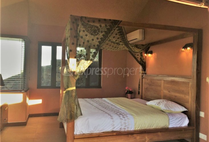 Maison/Villa - 4 chambres - 254 m²