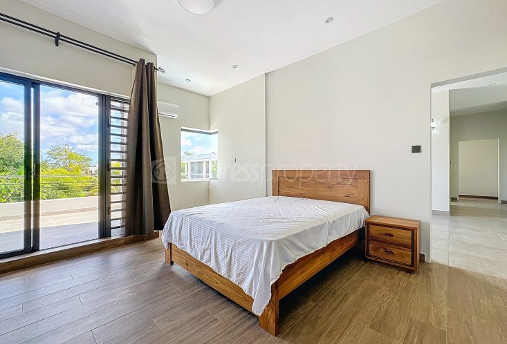 Maison/Villa - 4 chambres - 295 m²