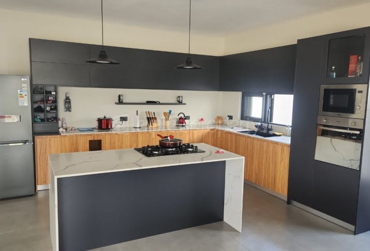 Maison/Villa - 4 chambres - 297 m²