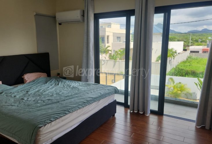 Maison/Villa - 4 chambres - 297 m²