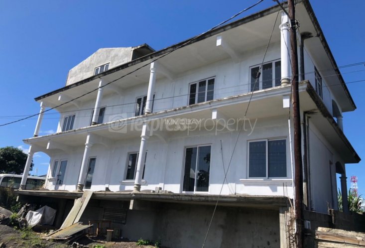 Maison/Villa - 4 chambres - 3000 p²