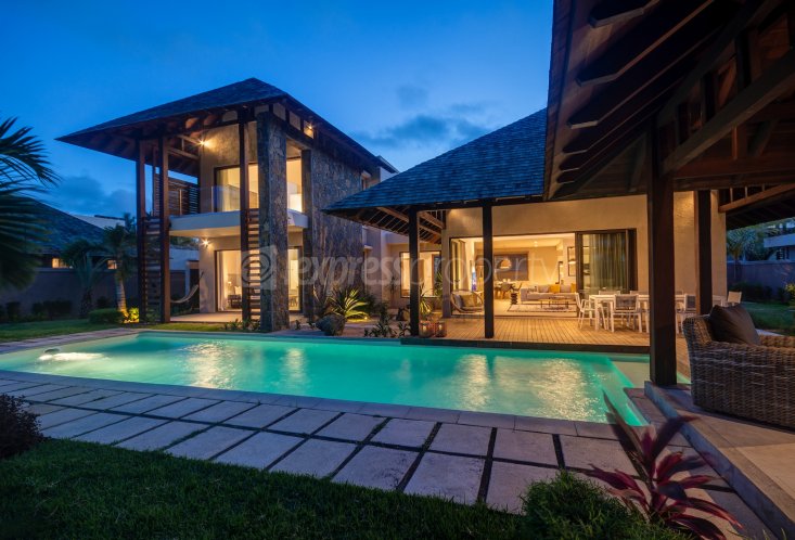 Maison/Villa - 4 chambres - 396 m²