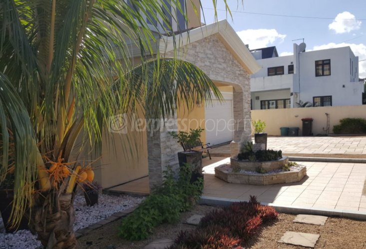 Maison/Villa - 4 chambres - 465 m²