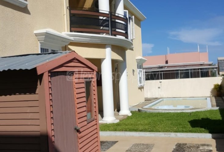 Maison/Villa - 4 chambres - 465 m²