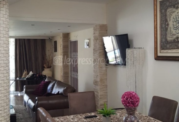 Maison/Villa - 4 chambres - 465 m²