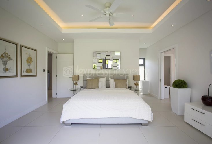 Maison/Villa - 4 chambres - 500 m²