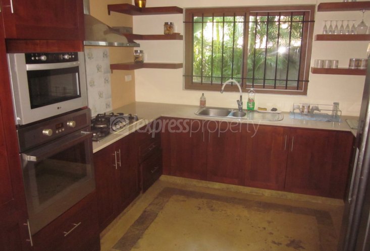 Maison/Villa - 4 chambres - 500 m²