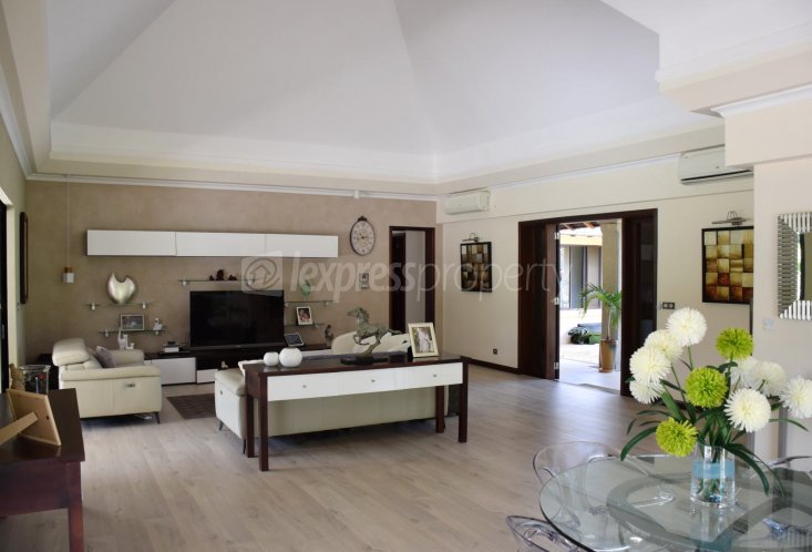Maison/Villa - 4 chambres - 794 m²
