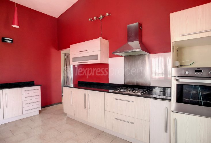 Maison/Villa - 5 chambres - 169 m²