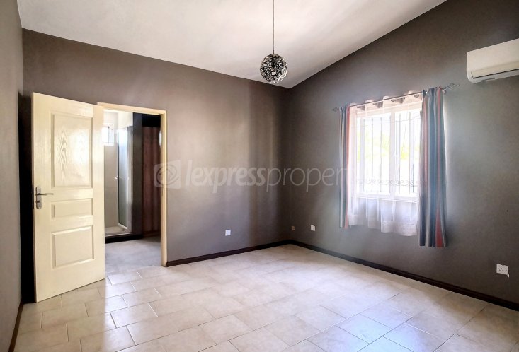 Maison/Villa - 5 chambres - 169 m²