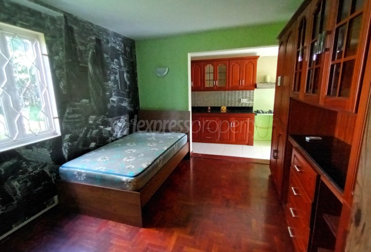 Maison/Villa - 5 chambres - 320 m²