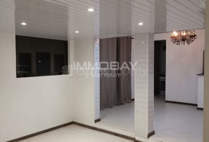Maison/Villa - 5 chambres - 4000 p²
