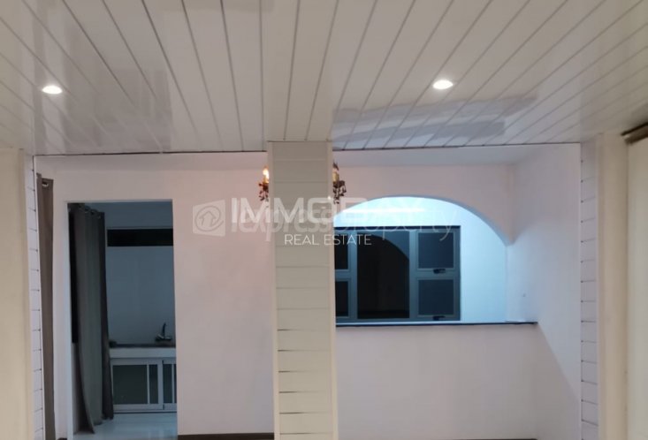 Maison/Villa - 5 chambres - 4000 p²