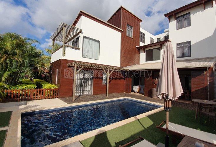 Maison/Villa - 5 chambres - 400 m²